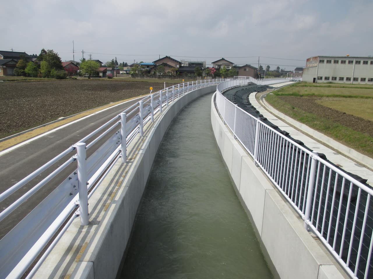 排水フリューム
